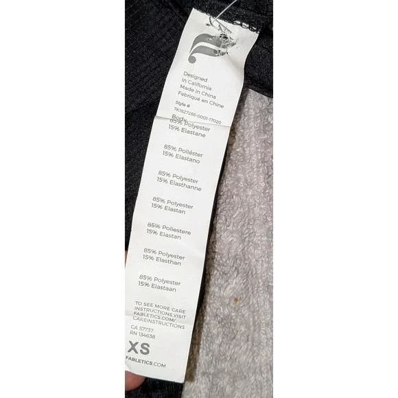 Fabletics Cropped Swing Tank Top Side Slit Shirttail Hem Relaxed Fit XS NWT - Picture 3 of 9